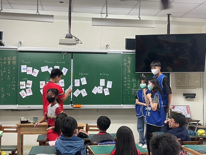 2023-10-19【服務學習】112-1 大德國小英語教學服務 (第一次)圖片