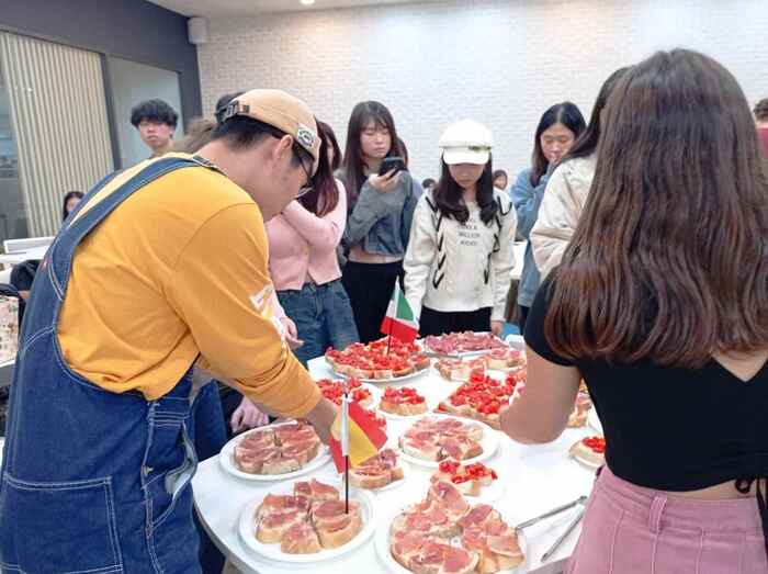 2024-12-11【學習講座】全英語專題講座-中歐食物介紹圖片