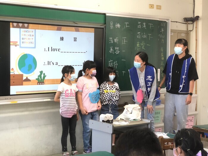2022-11-05【服務學習】111-1 大德國小英語教學服務 (第二次)圖片