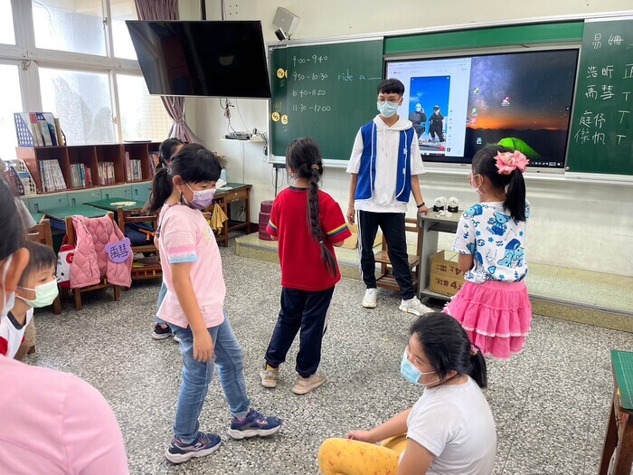 2022-11-05【服務學習】111-1 大德國小英語教學服務 (第二次)圖片