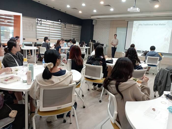 2026-10-17 【學習講座】國際學院  全英語文化講座-中式傳統童玩圖片