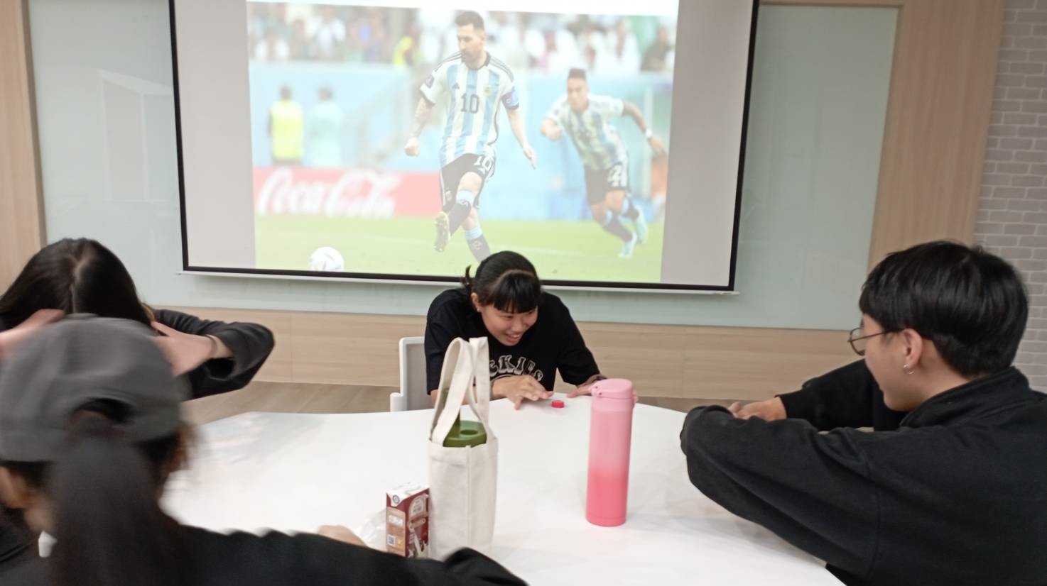 Link to 1141218 全英互動式講座-阿根廷獨家 (桌上足球)